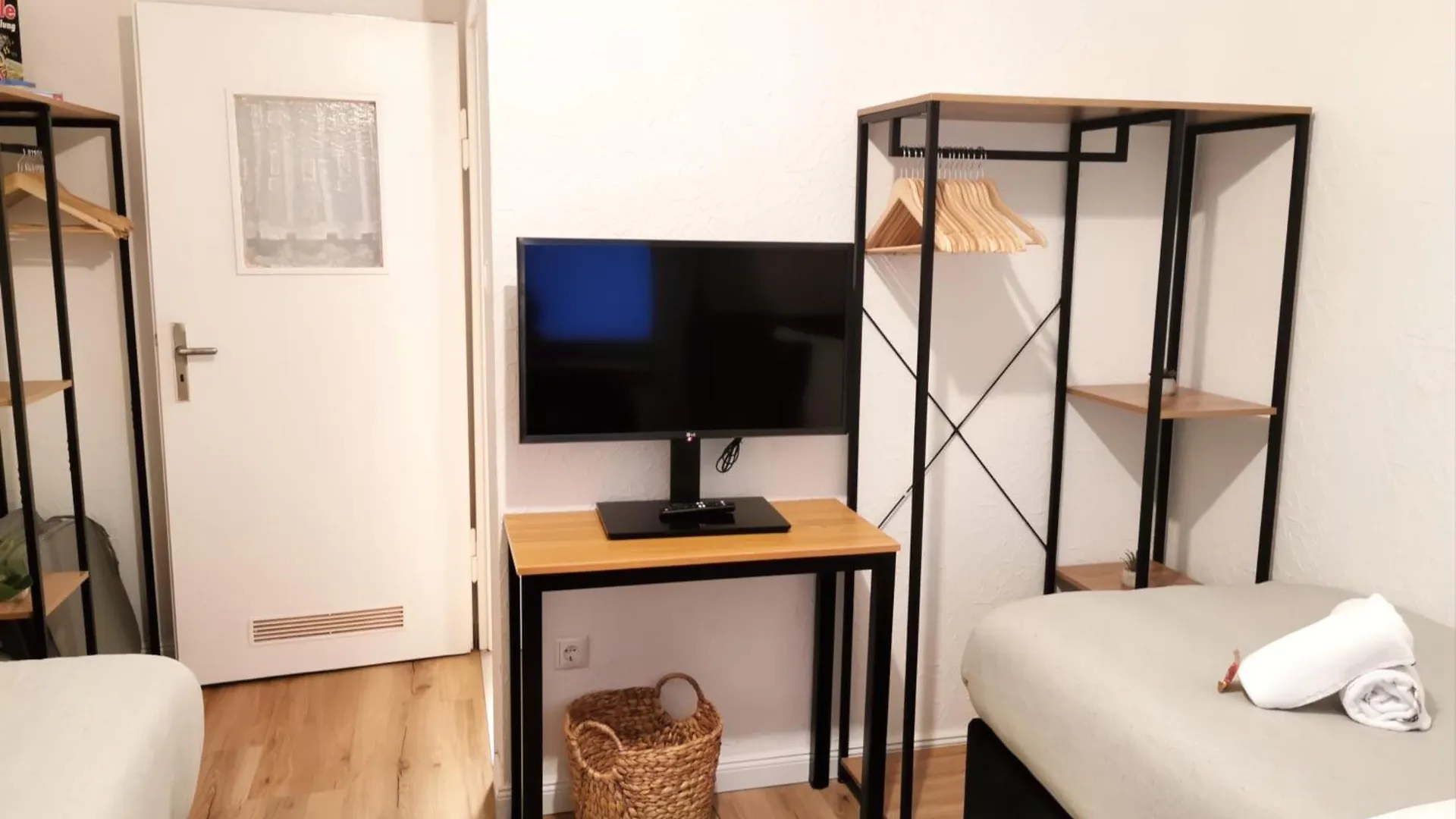 Apartment Horizon 2 - Ferienwohnung Playmobil Funpark Und Naehe Messe Nuernberg Mit Parkplatz 4Pers 24H Self Checkin Zirndorf Germany